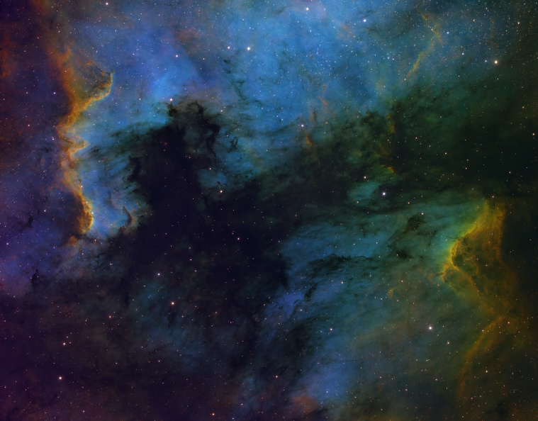 NGC 7000 und IC 5070 - Nordamerika- und Pelikannebel.jpg